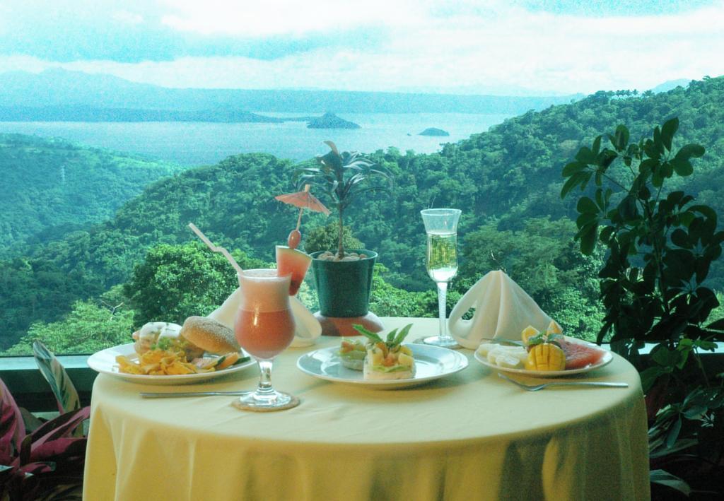 Tagaytay Country Hotel Tagaytay City Exterior foto